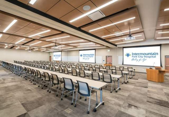 The main hall set for a session